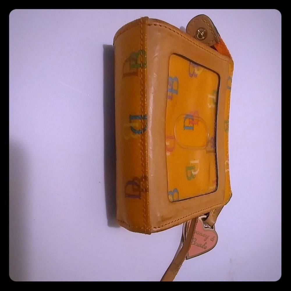 Dooney & bourke wallet